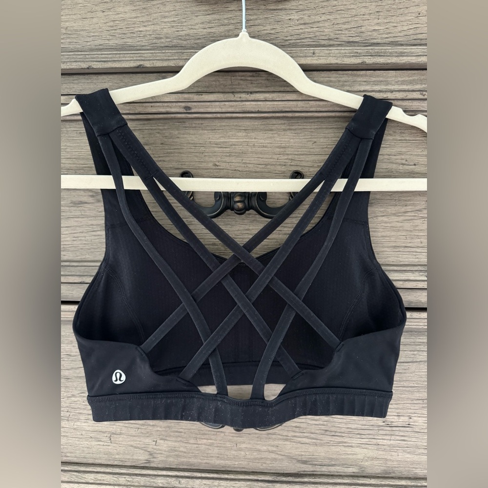 Lululemon Free to Be Serene Bra Black Size 6 Sports Bra EUC C/D Cup